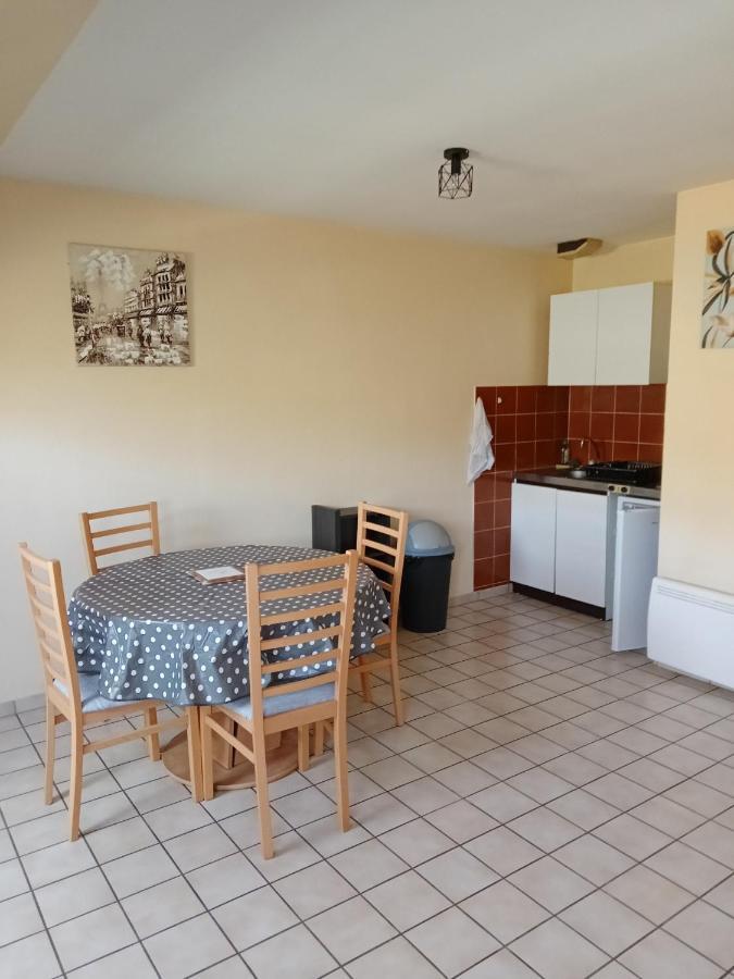 Apartmán Marguerite Massiac Exteriér fotografie